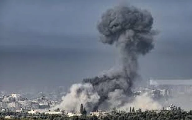Morts et blessés dans les bombardements israéliens sur le centre de Gaza