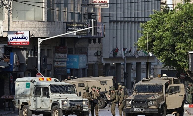 Les forces israéliennes encerclent des mosquées et utilisent du gaz lacrymogène contre des fidèles en Cisjordanie