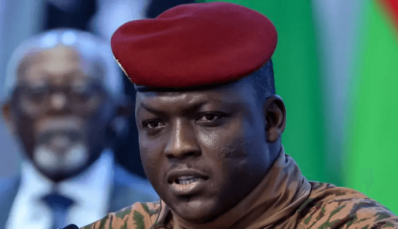 Le Burkina Faso doit « oublier » la démocratie, déclare son dirigeant militaire