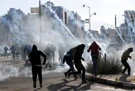L'armée israélienne mène une série de raids en Cisjordanie et arrête dix Palestiniens, dont un enfant et un ancien détenu